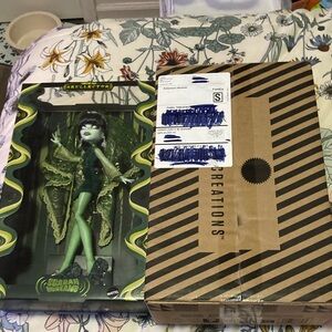 Scarah Screams, 2026, Mattel Sollector Doll, with Vibrant Green Ensemble.